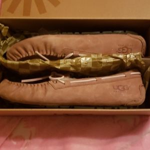 Uggs slippers